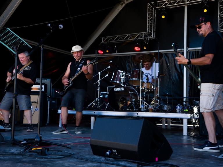 Bleu Blanc rock coté cour